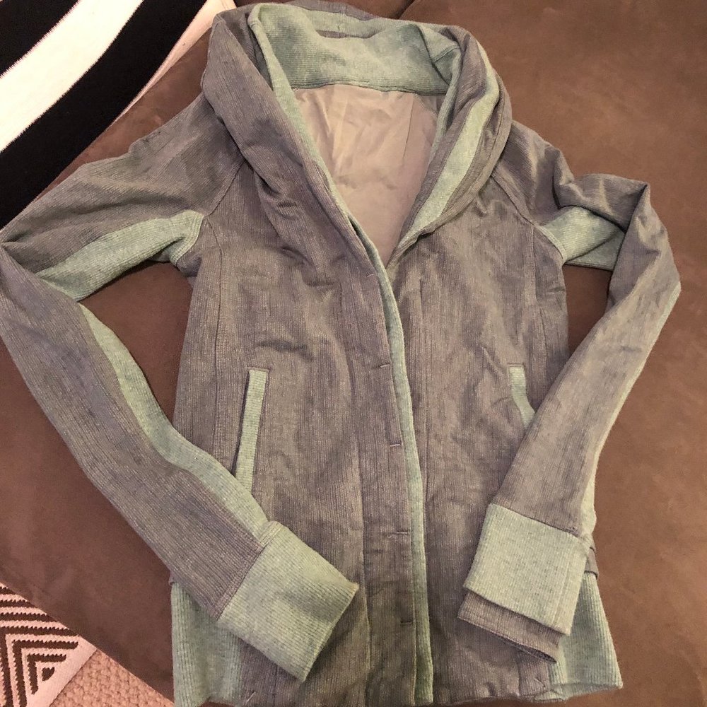 Unique Lululemon Green Sweatshirt/Sweater